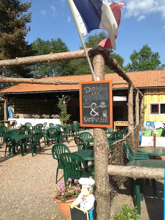 Le Paradou Camping & Gites Villa Saint-Priest-la-Prugne Campsite