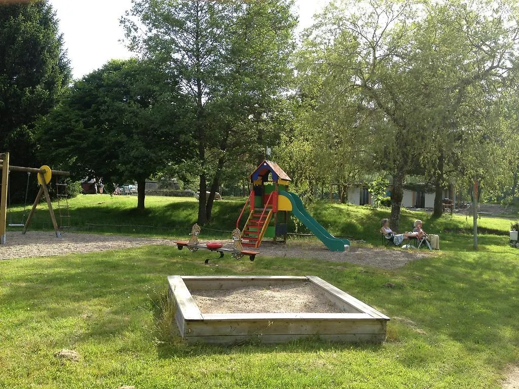 Le Paradou Camping & Gites Villa Saint-Priest-la-Prugne 0*,